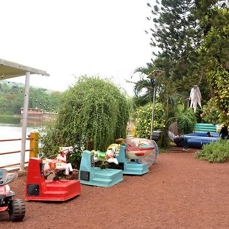 Mayem Lakeview Hotel Goa Exterior foto