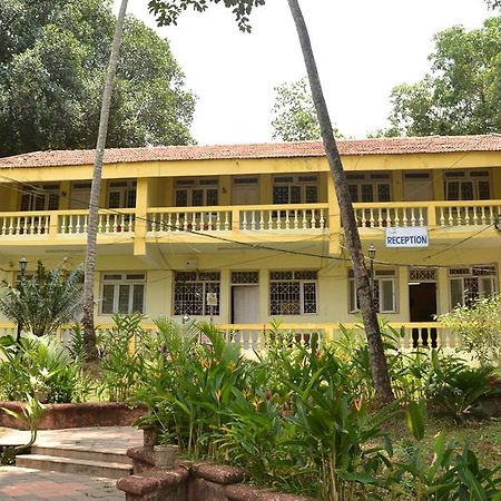 Mayem Lakeview Hotel Goa Exterior foto