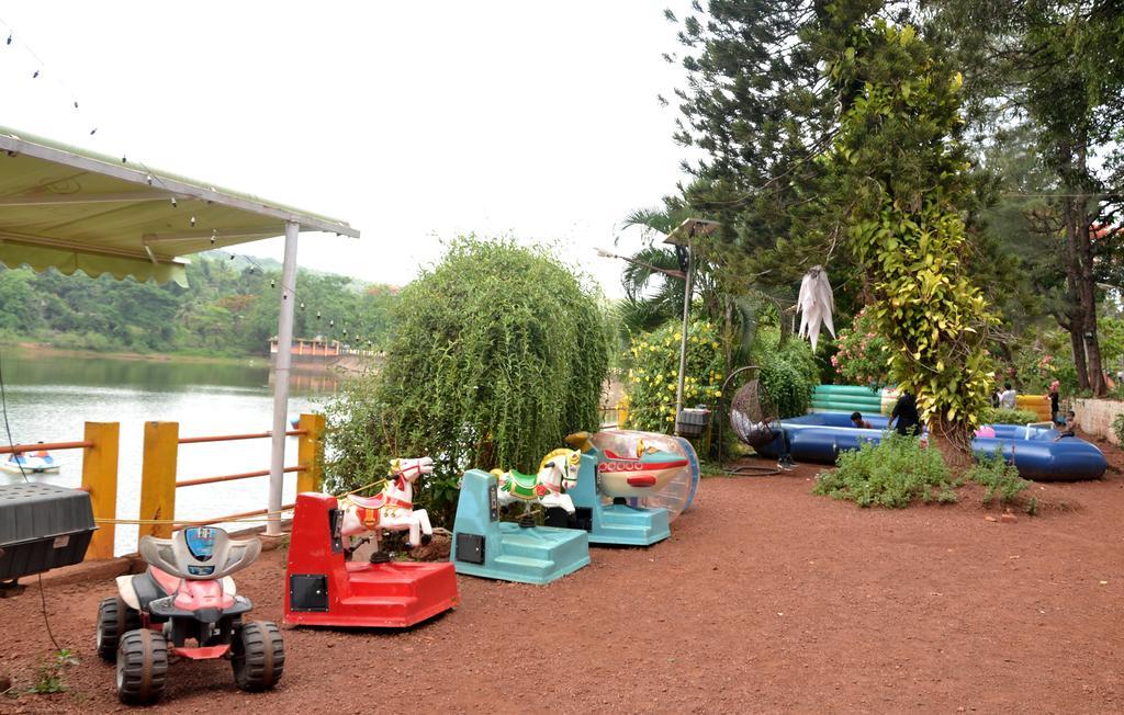 Mayem Lakeview Hotel Goa Exterior foto
