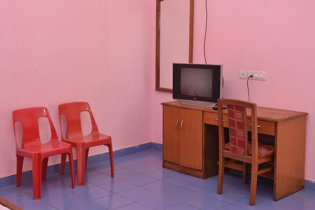 Mayem Lakeview Hotel Goa Habitación foto
