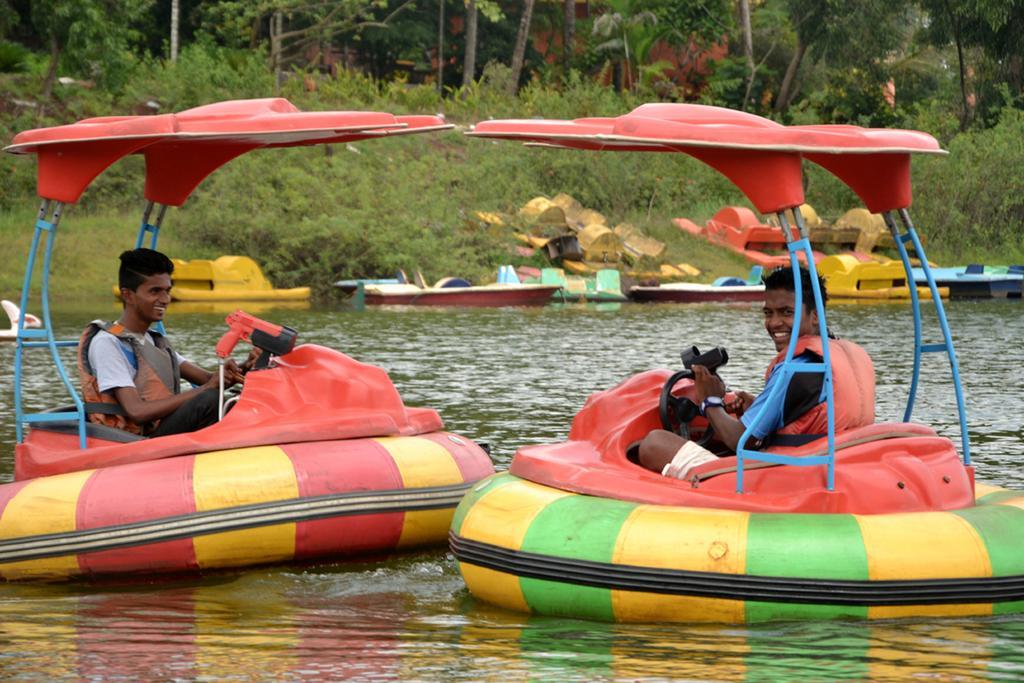 Mayem Lakeview Hotel Goa Exterior foto