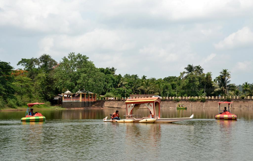 Mayem Lakeview Hotel Goa Exterior foto
